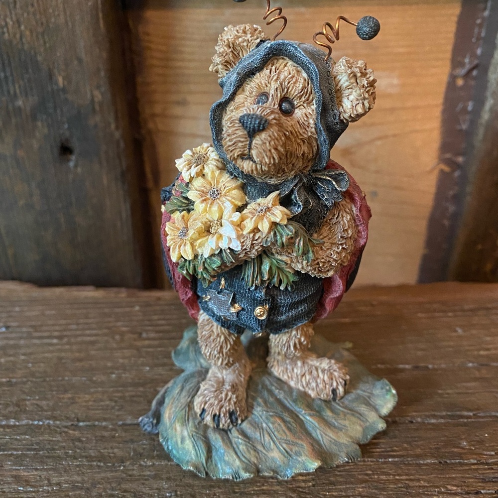 Boyds Bears and Friends “Stop & Smell the Flowers” Figurine